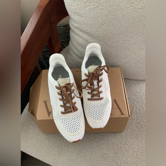 Vivaia Slip-On Mesh Sneakers new with box - Picture 4 of 7